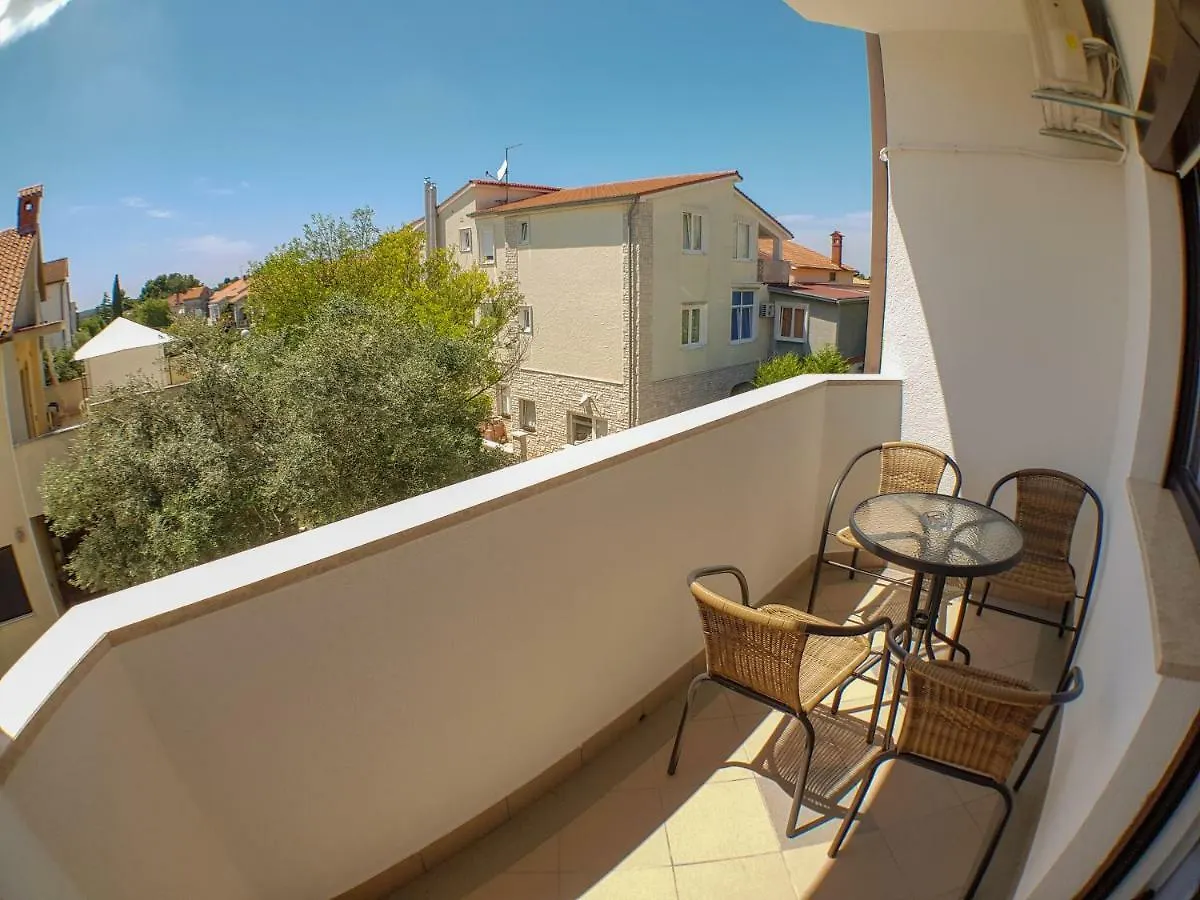 Bagi Apartments & Rooms Pula 0*,  Croatia